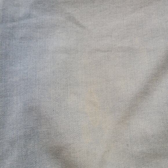 Chico's  Size 3 US XL Perfect Stretch Girlfriend Slim Leg Capris Lightwash Jeans - Picture 9 of 9